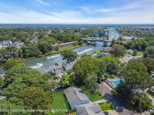 2003 Old Bridge Ave, Point Pleasant Beach NJ  08742-0044 exterior