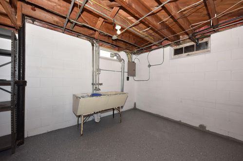 8006 Lisbon Ave, Milwaukee WI 53208-2052 exterior