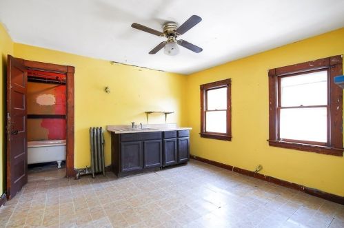 54 Lester St, Springfield MA 01108-2140 exterior