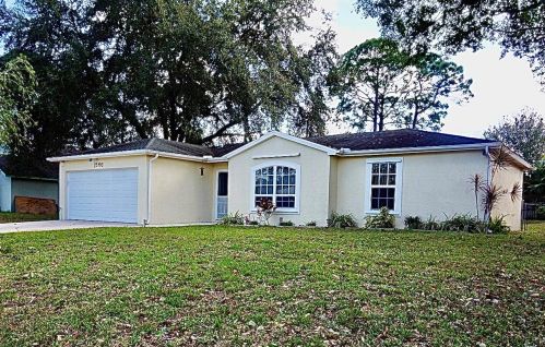 1566 Janette Ave, Fort Pierce, FL 34953-1115