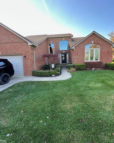 56237 Birkdale Dr, Macomb Township, MI 48042-1131