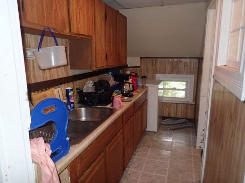 47 Acton St, Worcester MA 01604-4828 exterior