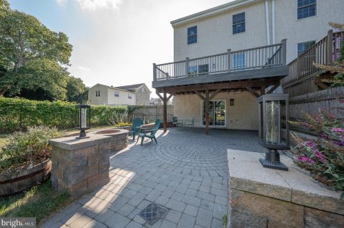 328 Lemonte St, Philadelphia PA 19128-4520 exterior