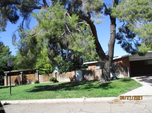 2566 Kleindale Rd, Tucson AZ  85716-1116 exterior