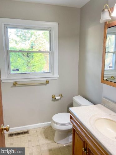 655 Blue Spruce Ct, Pottstown PA 19464-2827 exterior