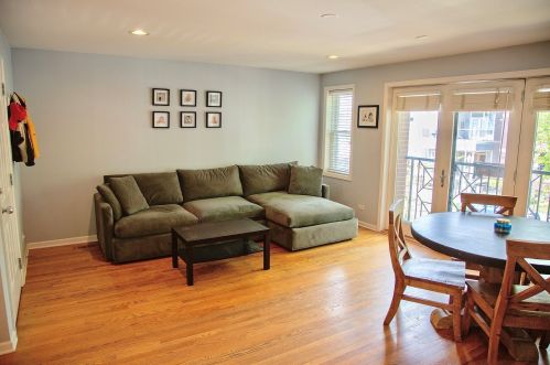 3223 Racine Ave, Chicago, IL 60657-3320