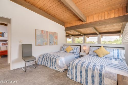 8731 Old Spanish Terrace Dr, Tucson AZ  85710-4072 exterior