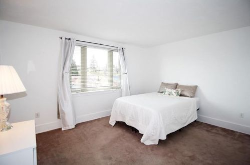 2400 Allender Ave, Pittsburgh PA 15220-3906 exterior