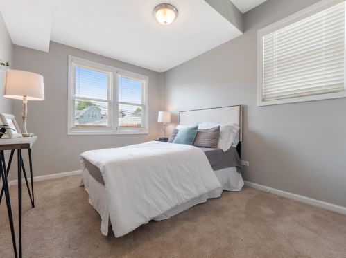 4326 Central Park Ave, Chicago IL  60618-1023 exterior