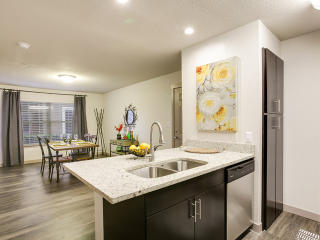 1500 Crossing Pl, Austin TX  78741-3370 exterior