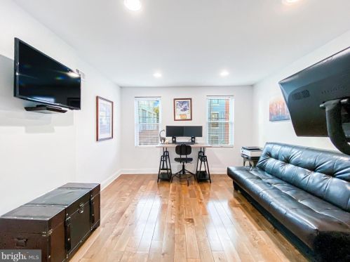 1237 Mascher St, Philadelphia PA 19140-4624 exterior