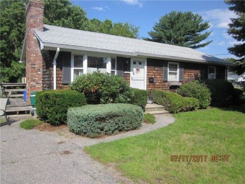 129 Saint Hughes St, Woonsocket, RI 02895-5539