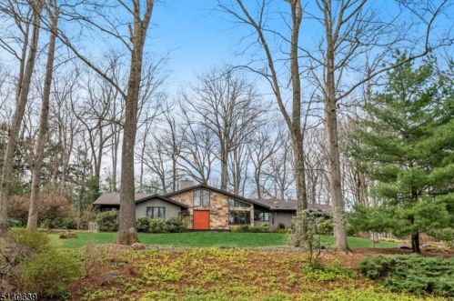 1 Roc Etam Rd, Parsippany NJ 07834-9633 exterior