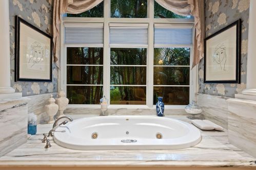 3855 Isla Del Sol Way, Naples FL  34114-9484 exterior