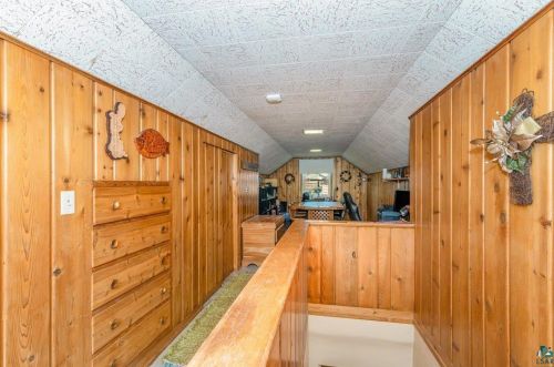 2526 Morris Thomas Rd, Duluth MN 55811-3264 exterior