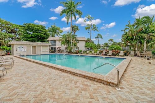 1549 Sandpiper St, Naples FL 34102-1593 exterior