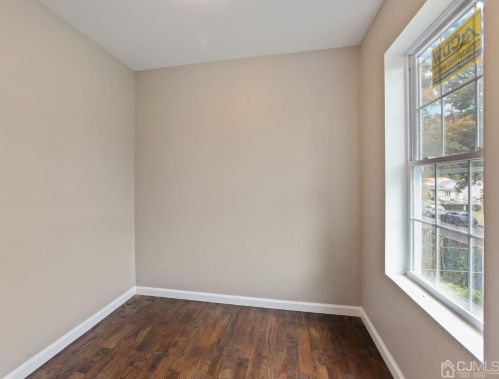 54 Howard Ave, Edison NJ  08837-3432 exterior