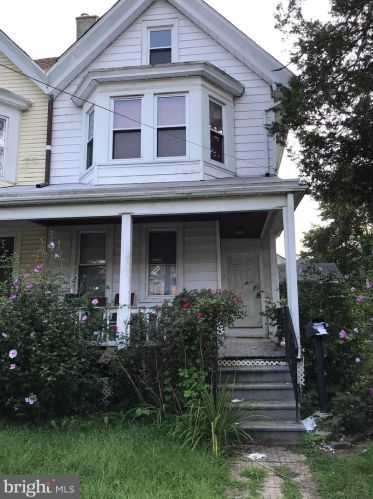 907 Carteret Ave, Trenton, NJ 08618-5311