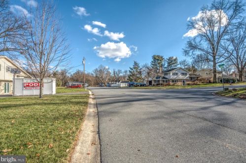 3075 Essex Pl, Lancaster PA  17601-1612 exterior