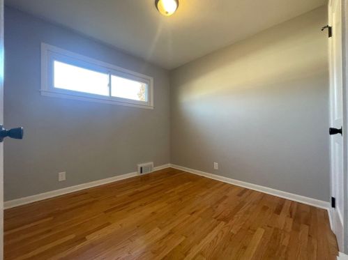 4937 Crawford Ave, Milwaukee WI  53220-2005 exterior