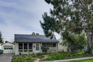 9334 32nd Ave, Seattle WA  98117-2635 exterior