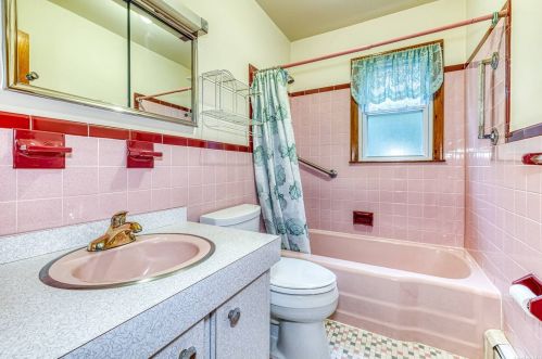 317 Plymouth St, Huntington Station NY 11746-7018 exterior