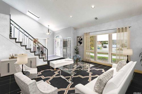 50 Annandale Rd, Commack NY 11725-1746 exterior