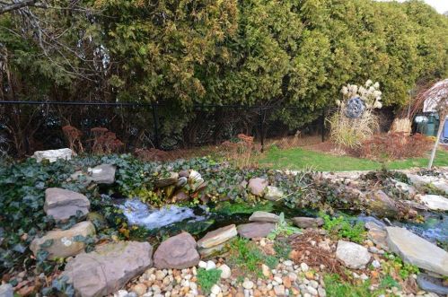 9 Ferncrest Dr, Providence RI 02919-3503 exterior