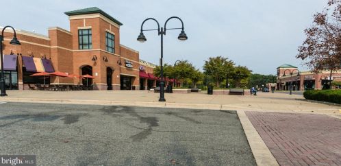 6026 Lands End Ln, Alexandria VA 22315-2669 exterior