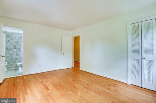 4301 Laurel Rd, Alexandria VA 22309-2520 exterior