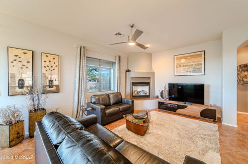 2432 Bassett Peak Dr, Green Valley AZ 85622-8116 exterior