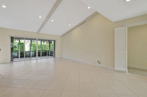 6317 Casabella Ln, Boca Raton, FL 33433-5436