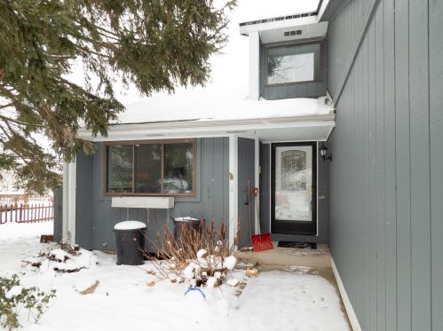 2343 Fairgrove St, Kalamazoo, MI 49009-1844