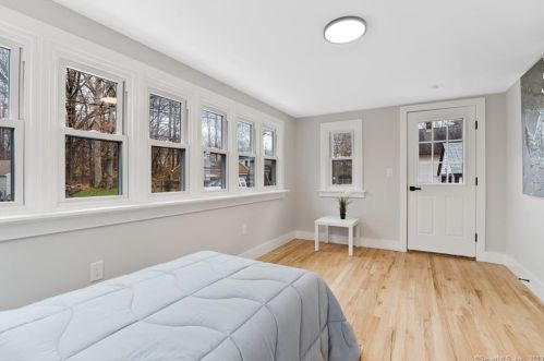 174 Spring St, Windsor Locks CT  06096-1732 exterior