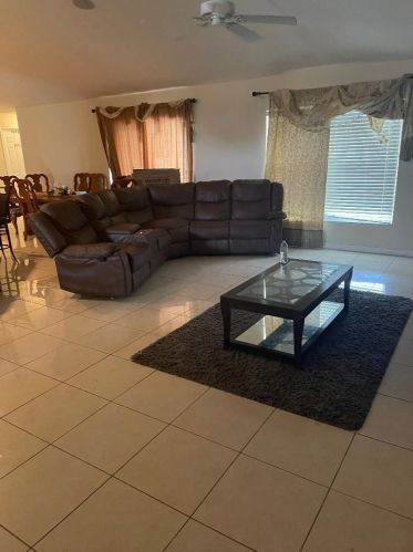 997 Curtis St, Fort Pierce FL  34983-1907 exterior