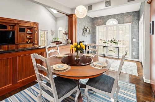 34 High St, Armonk NY 10504-1224 exterior