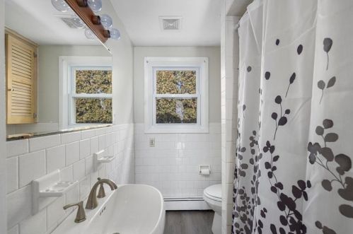 65 Capitol Vw Ave, Providence RI 02911 exterior