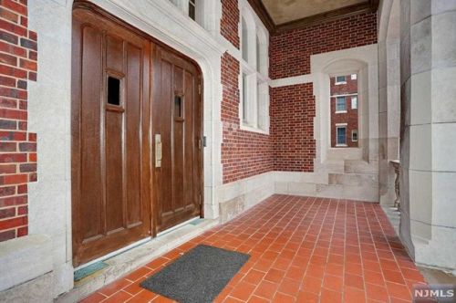 4202 Rio Vis Dr, Mahwah NJ 07430-4510 exterior