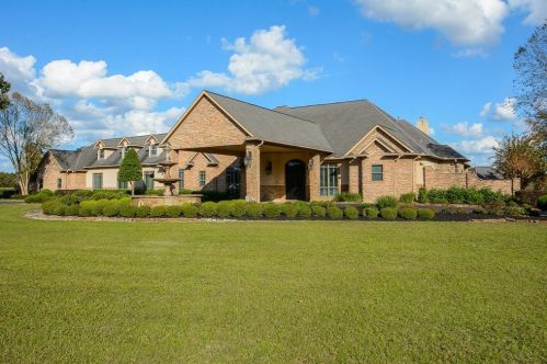 5450 Honea Egypt Rd, Montgomery TX 77316-9483 exterior