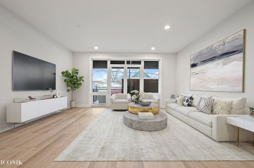 221 Hamilton Ave, Chicago, IL 60612-3006