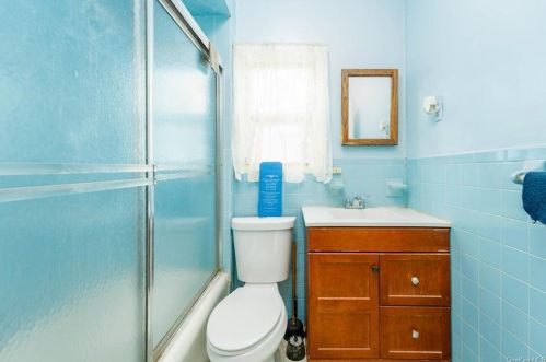 601 226 St, Bronx NY 10466-3932 exterior