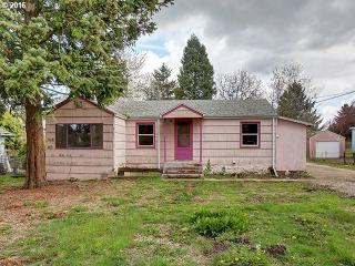 210 136th Ave, Portland, OR 97233-1820
