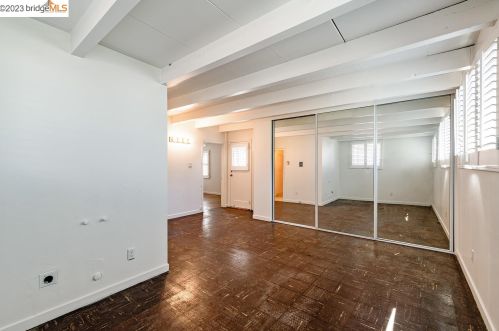 1630 Chestnut St, Berkeley CA 94702-1430 exterior