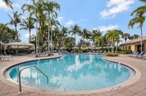 6597 Marbella Dr, Naples FL  34105-5053 exterior