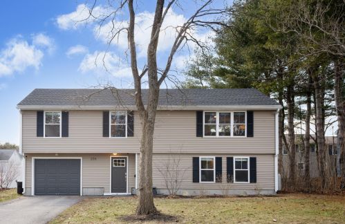 226 Ludlow St, Portland, ME 04102-1808