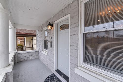 1325 Pryor Ave, Milwaukee WI  53207-1869 exterior