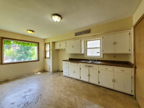 3276 45th St, Milwaukee WI  53219-4815 exterior