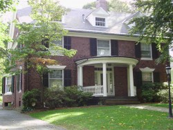 248 Park St, Newton, MA 02458-2313