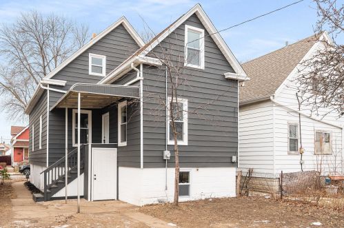 2812 8th St, Milwaukee WI 53215-3933 exterior