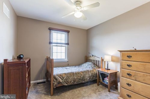 107 Bayberry Dr, Limerick PA 19468-1240 exterior